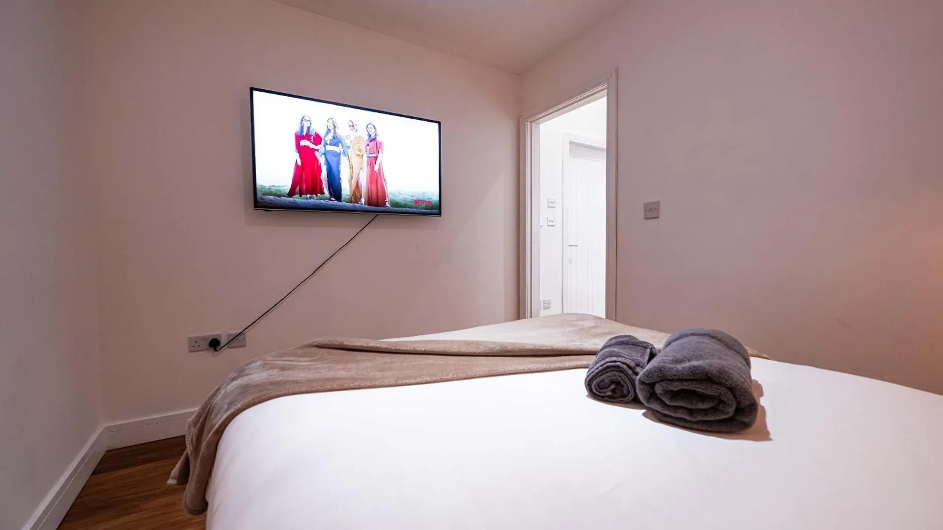 Manhattan Luxury Suites Bradford