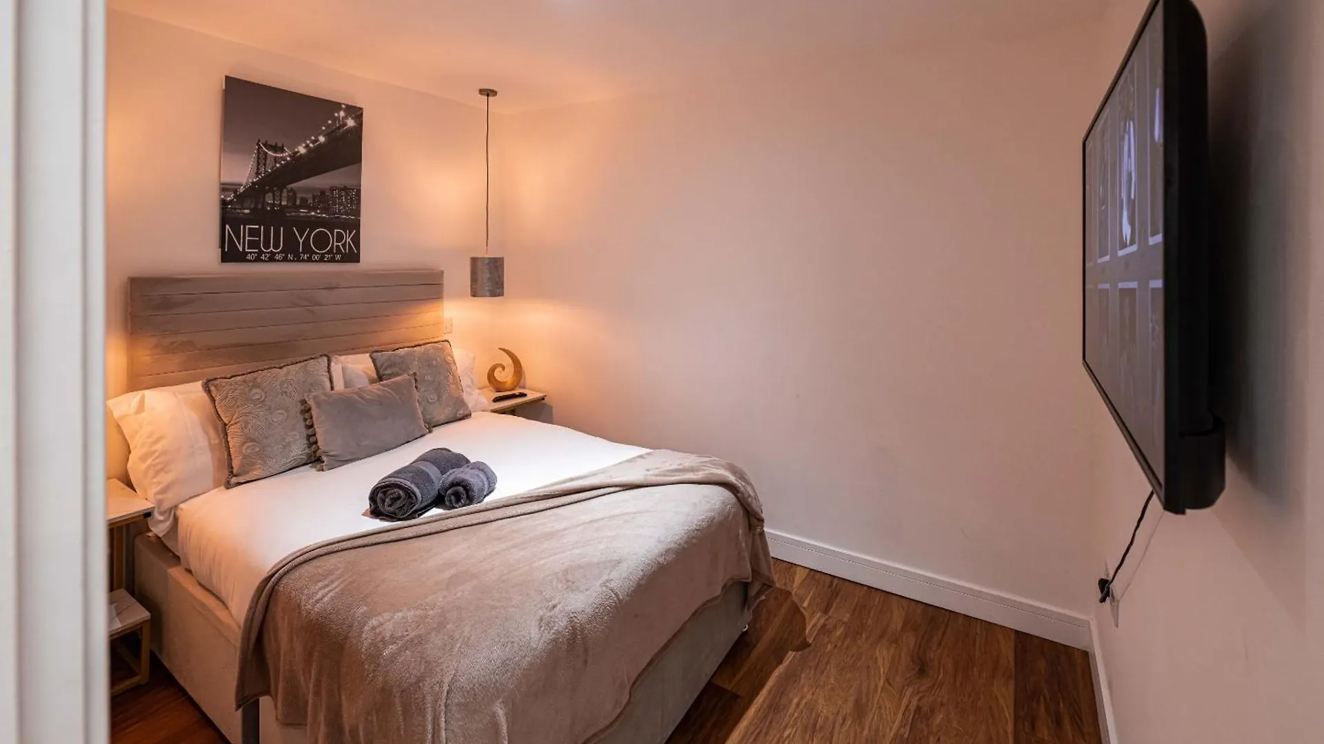 Manhattan Luxury Suites Bradford  Apartmán