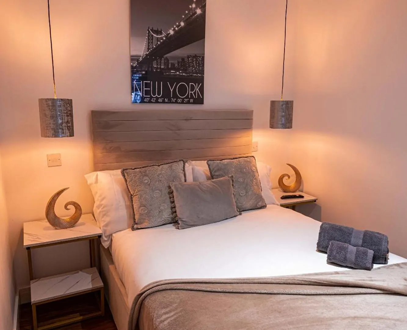 Manhattan Luxury Suites Bradford  Apartmán