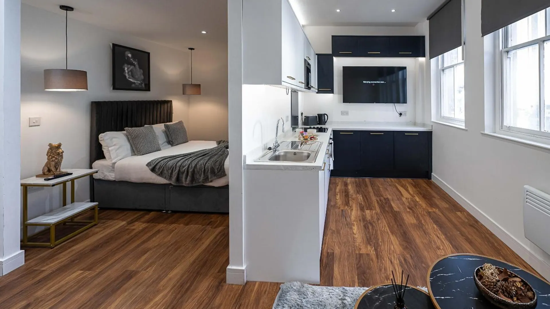Manhattan Luxury Suites Bradford  Apartmán